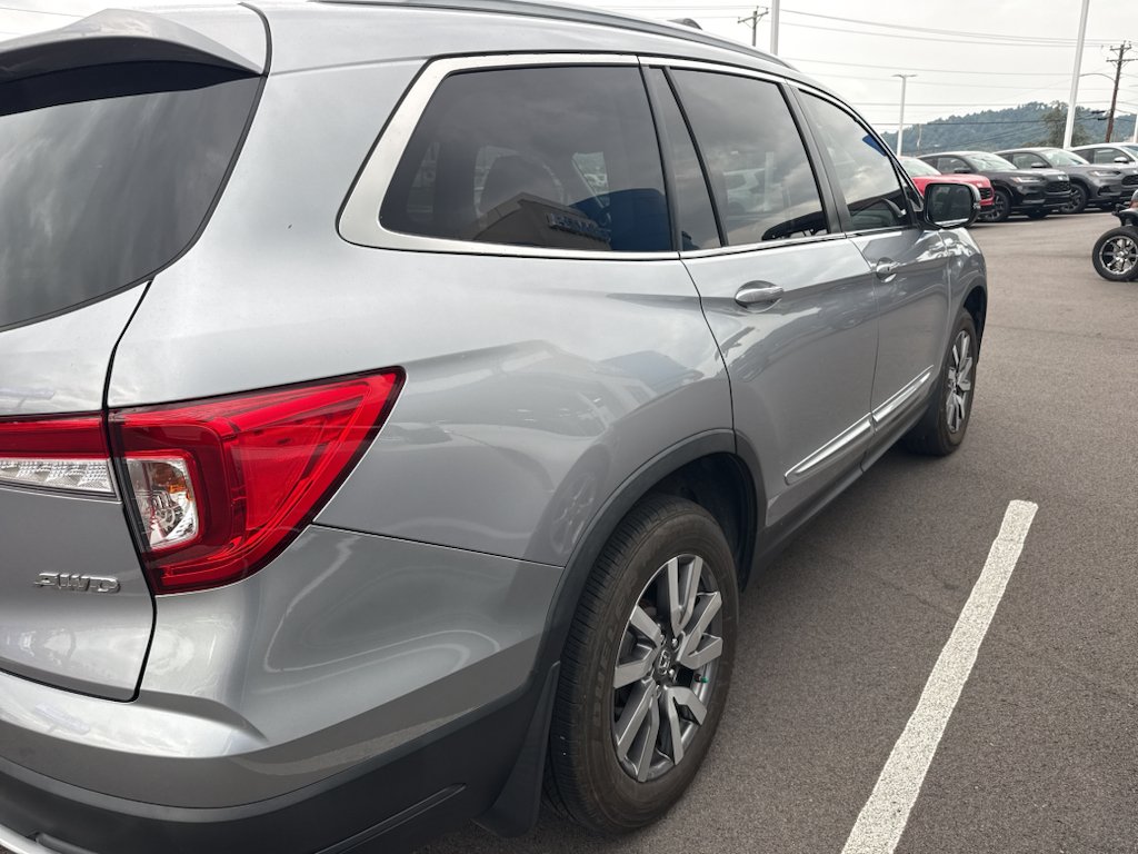 Used 2019 Lunar Silver Metallic Honda EX-L image 11