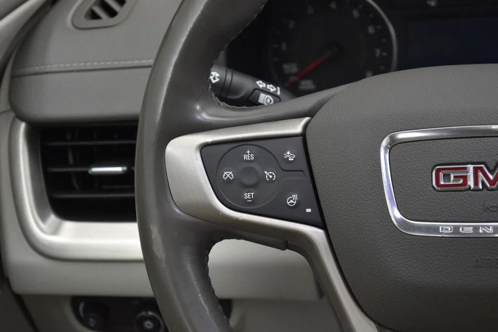 Used 2020 Gray GMC Denali image 9