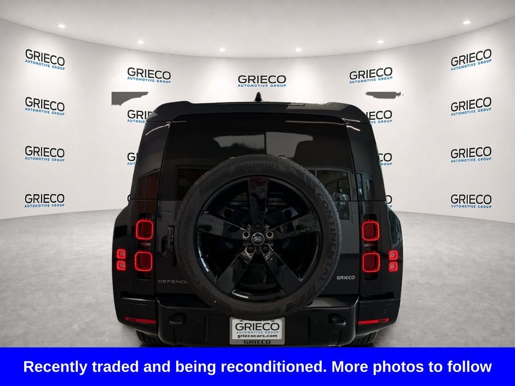 Used 2024 Black Land Rover X-Dynamic SE image 6