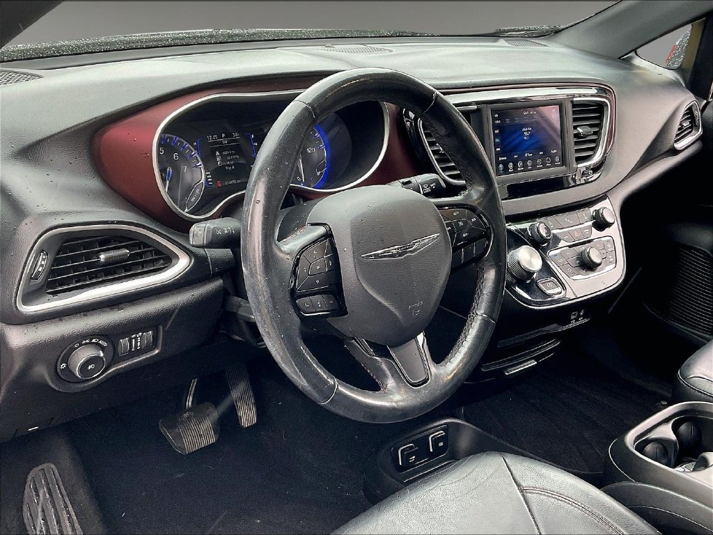 Used 2020 Bright White Clearcoat Chrysler Touring L image 8