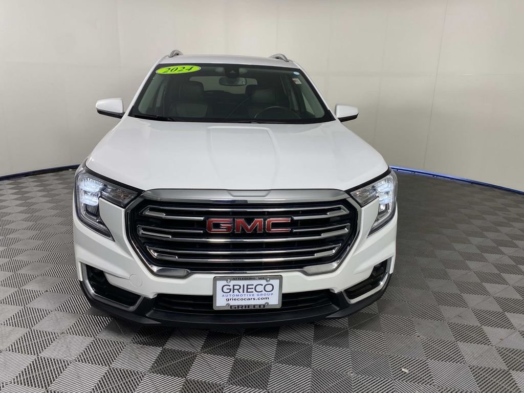 Used 2024 White GMC SLT image 3