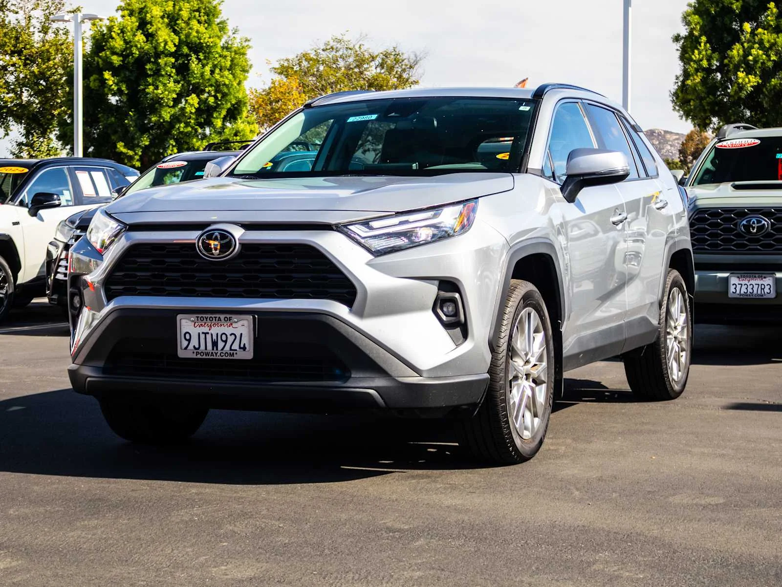 Used 2024 Silver Toyota XLE Premium image 3