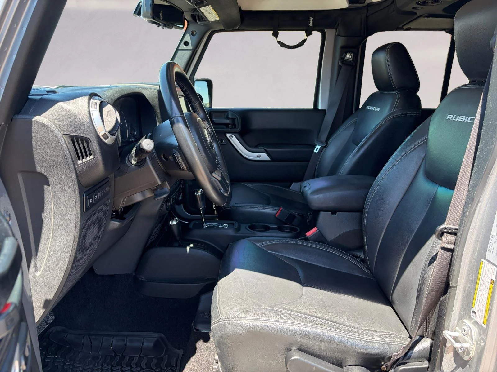 Used 2017 Billet Silver Metallic Clearcoat Jeep Rubicon image 9