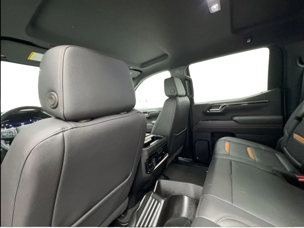 Used 2025 Black GMC AT4 image 27