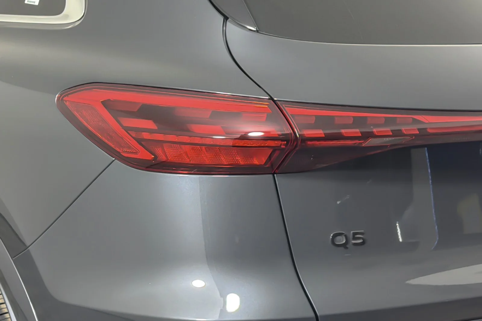 Used 2025 Tambora Gray Metallic Audi Premium Plus 2.0 TFSI quattro image 25