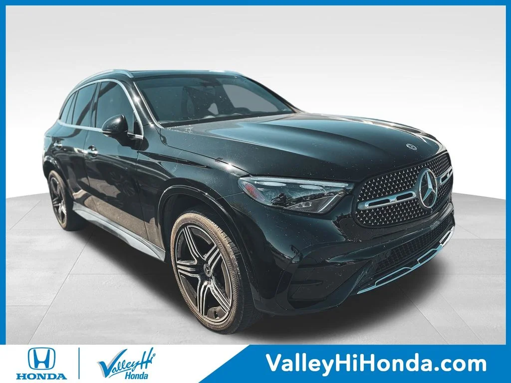2023 Mercedes-Benz GLC GLC 300's photo
