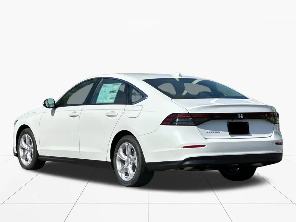 New 2026 Platinum White Pearl Honda LX image 6