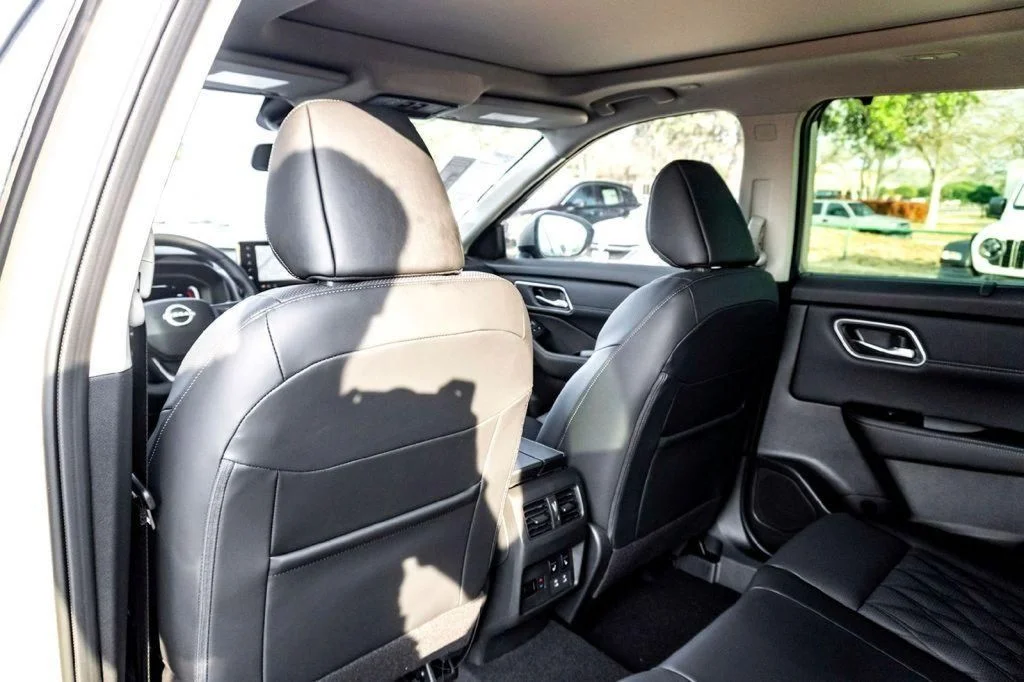 New 2026 Gold Nissan Platinum image 19