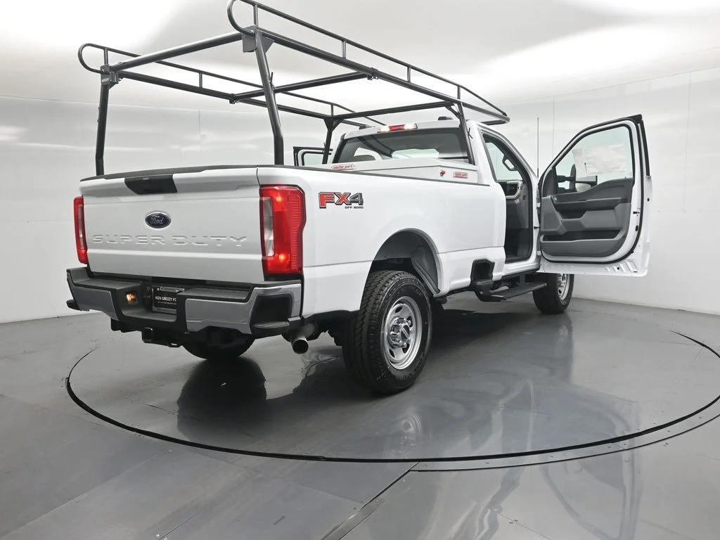 New 2026 Oxford White Ford XL image 4