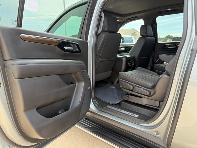 2026 Chevrolet Suburban High Country - Photo 37