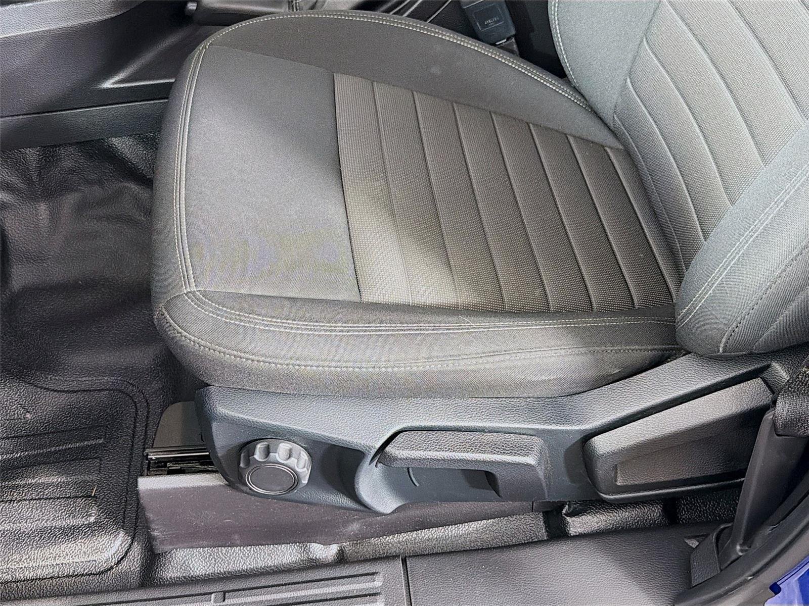 Used 2020 Lightning Blue Ford XL image 15