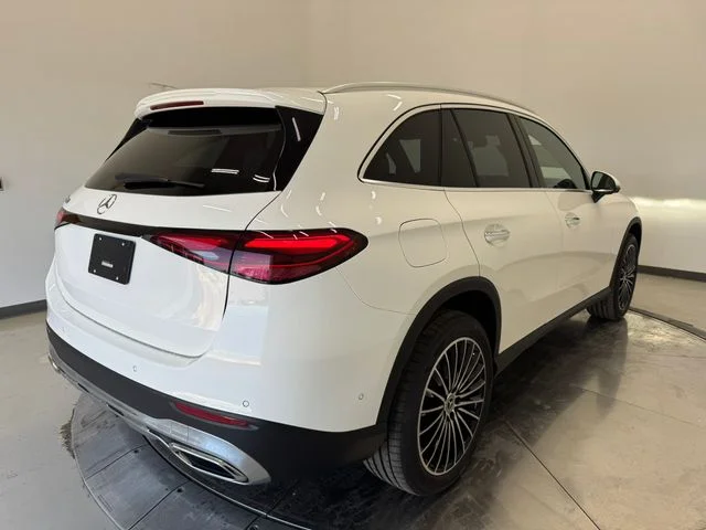 New 2026 Polar White Mercedes-Benz GLC 300 image 32