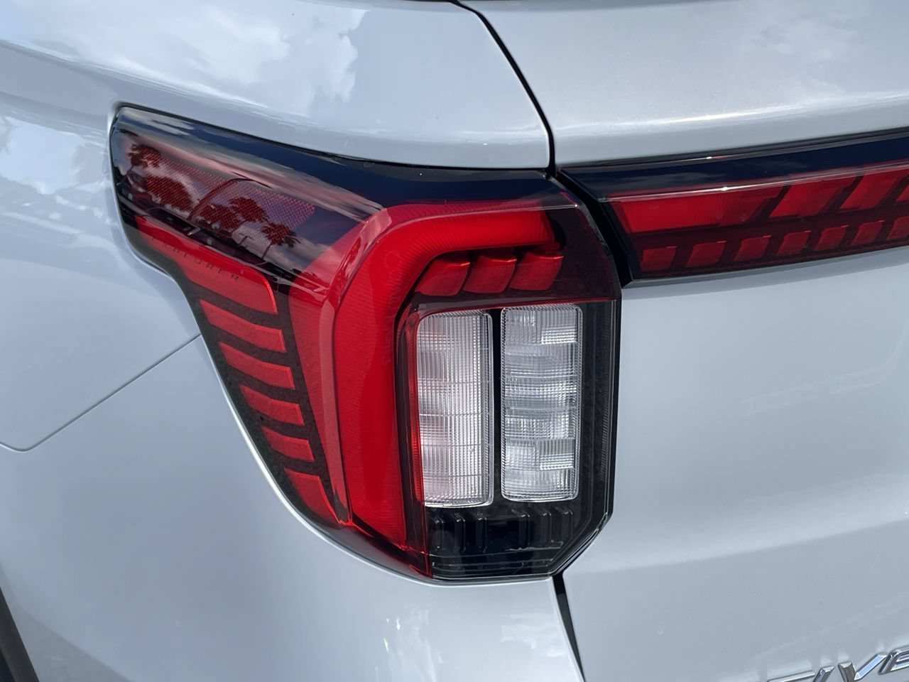 New 2026 Space White Metallic Ford Active image 7
