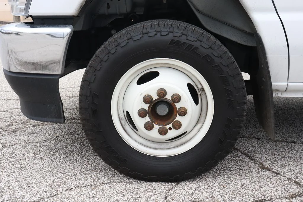 Used 2025 Oxford White Ford Base image 35