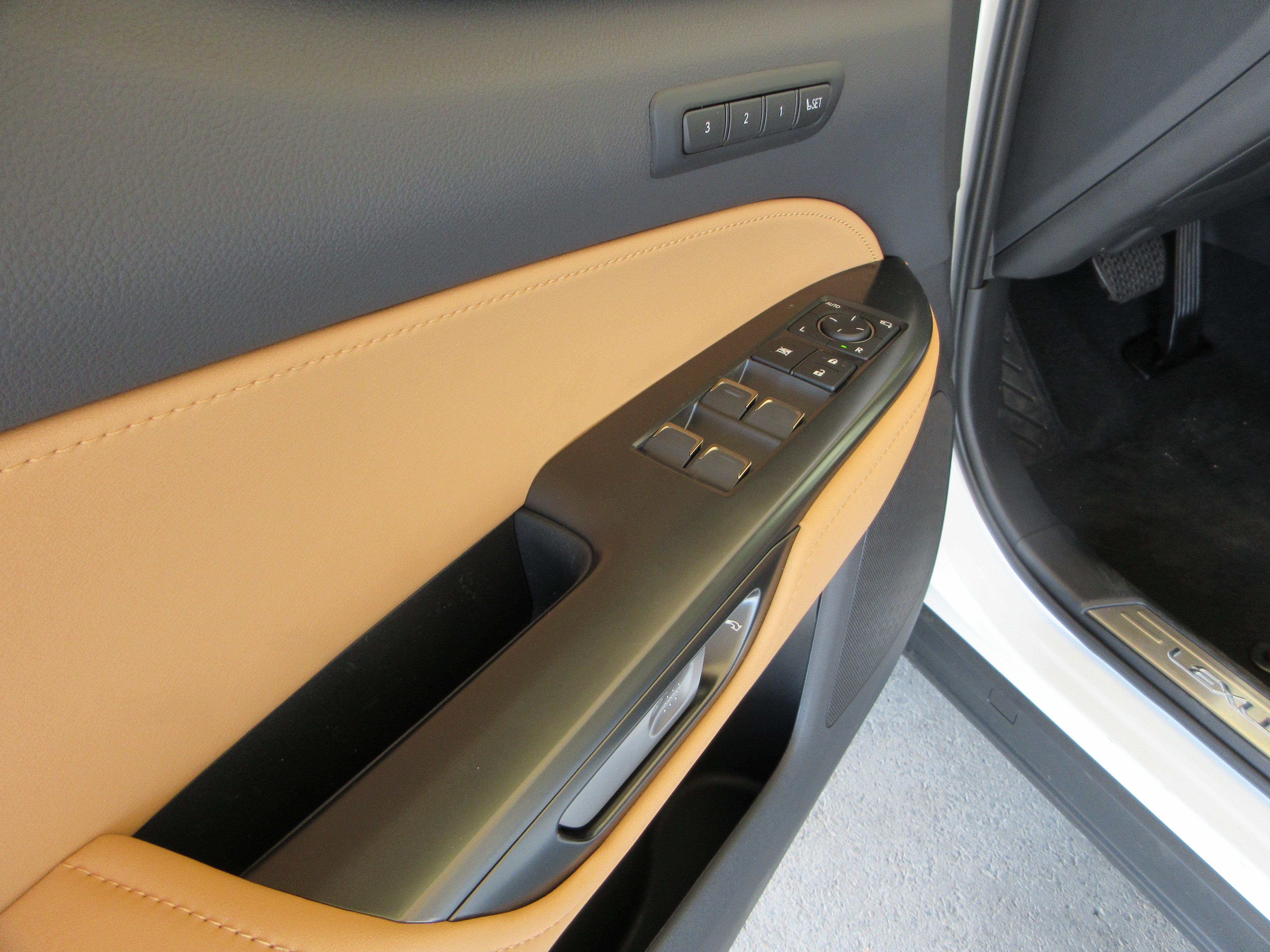 New 2026 Ultra White Lexus PREMIUM image 27