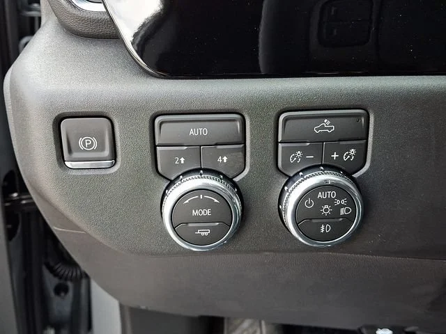 New 2026 Sterling Metallic GMC Elevation image 20