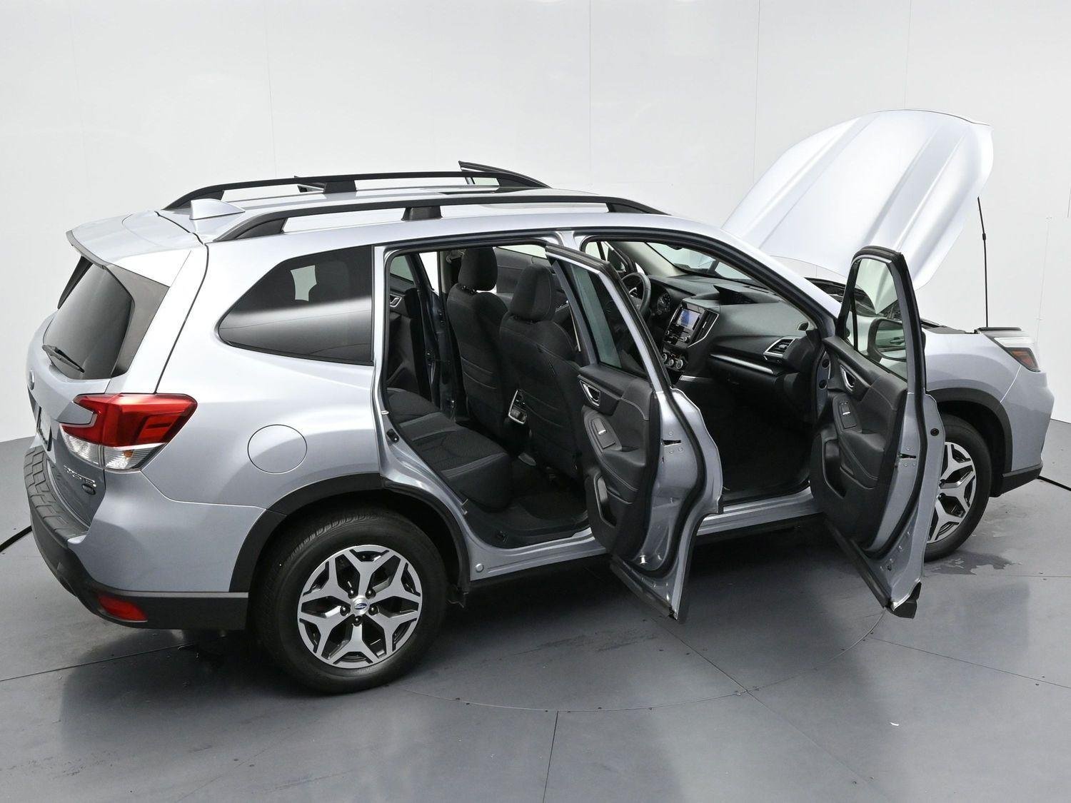 Used 2020 Ice Silver Metallic Subaru Premium image 37