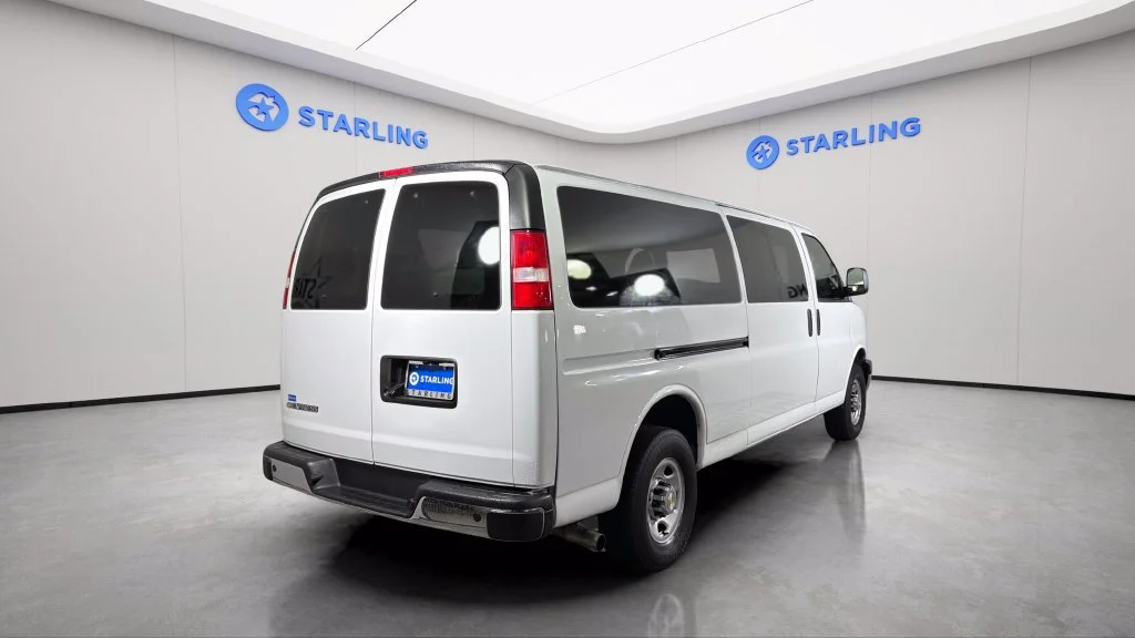 Used 2024 Summit White Chevrolet 1LT image 8