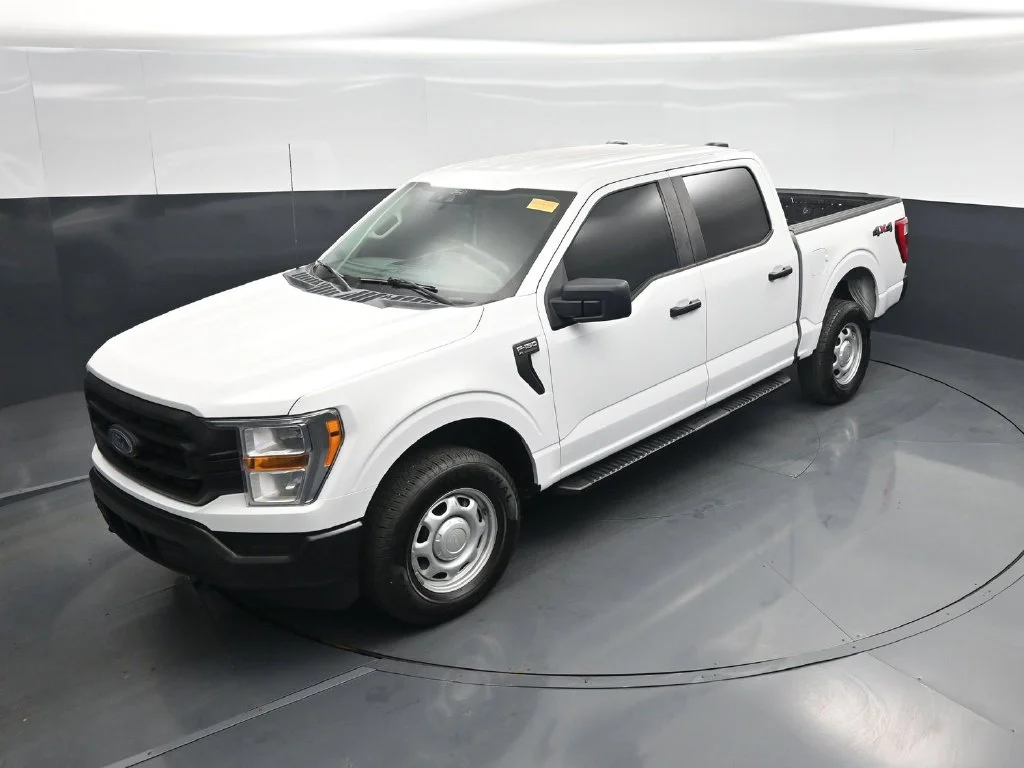 Used 2021 White Ford XL image 28