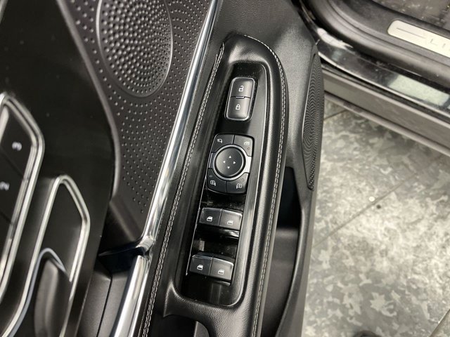 Used 2023 Infinite Black Metallic Clearcoat Lincoln Standard image 9