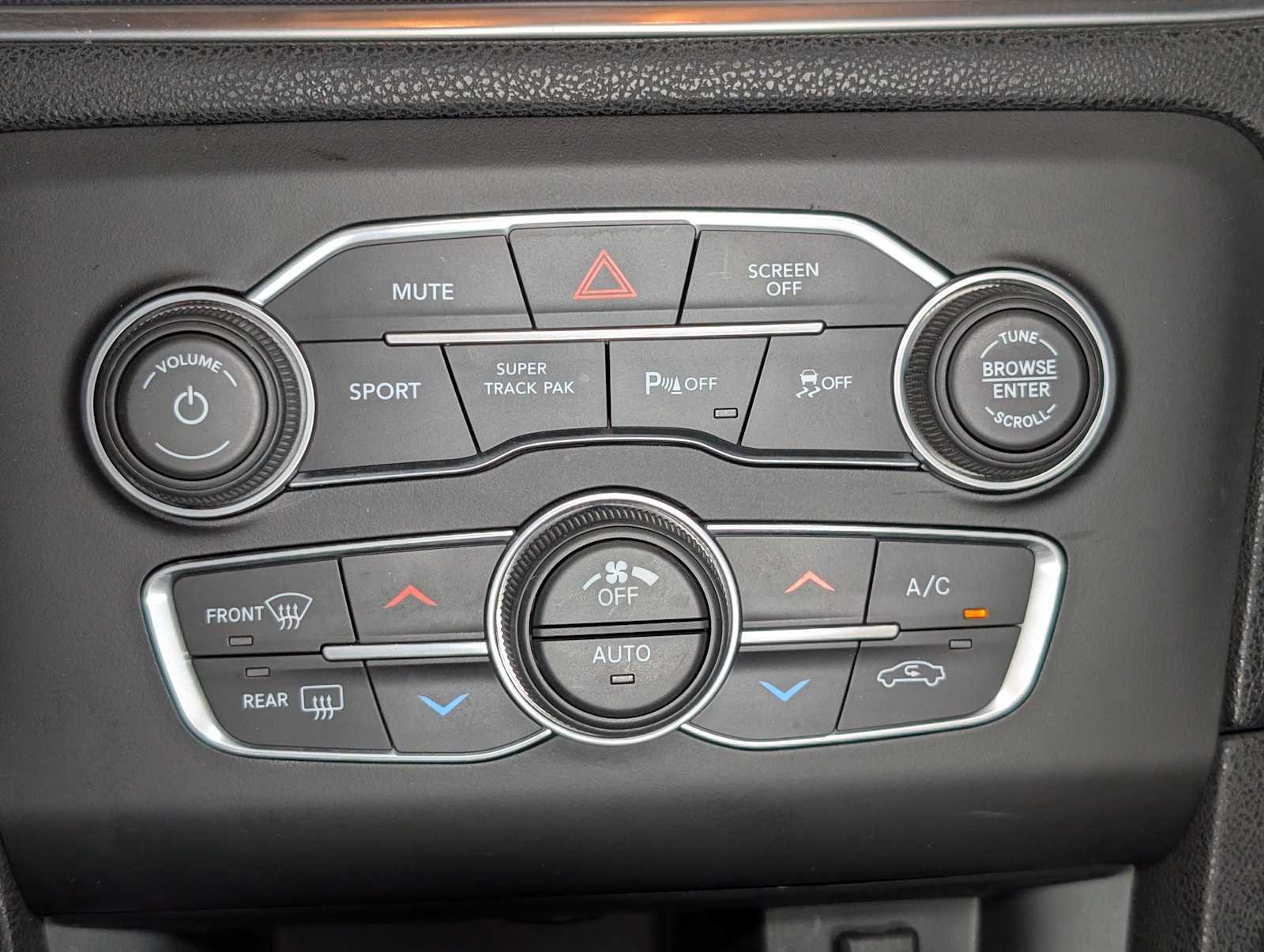 Used 2018 Torred Clearcoat Dodge GT image 31