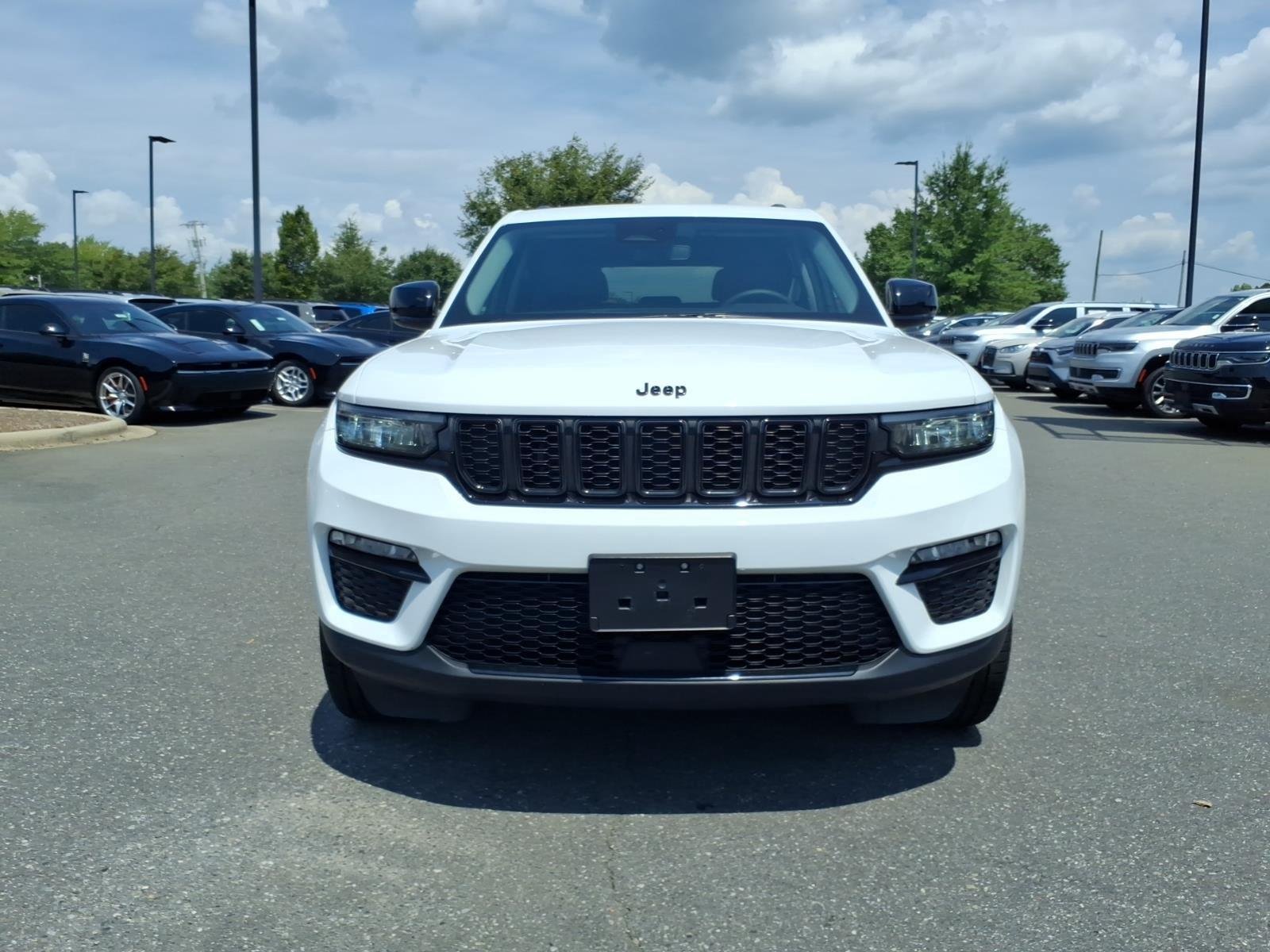 Used 2023 Bright White Clearcoat Jeep Limited image 14