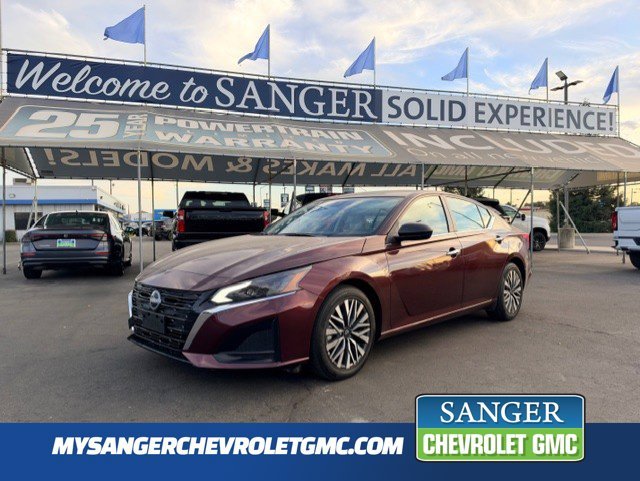 Used 2025  Nissan 2.5 SV image 1