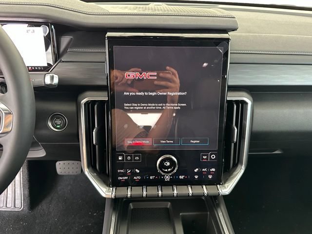 New 2026 Glacier White Tricoat GMC Elevation image 24