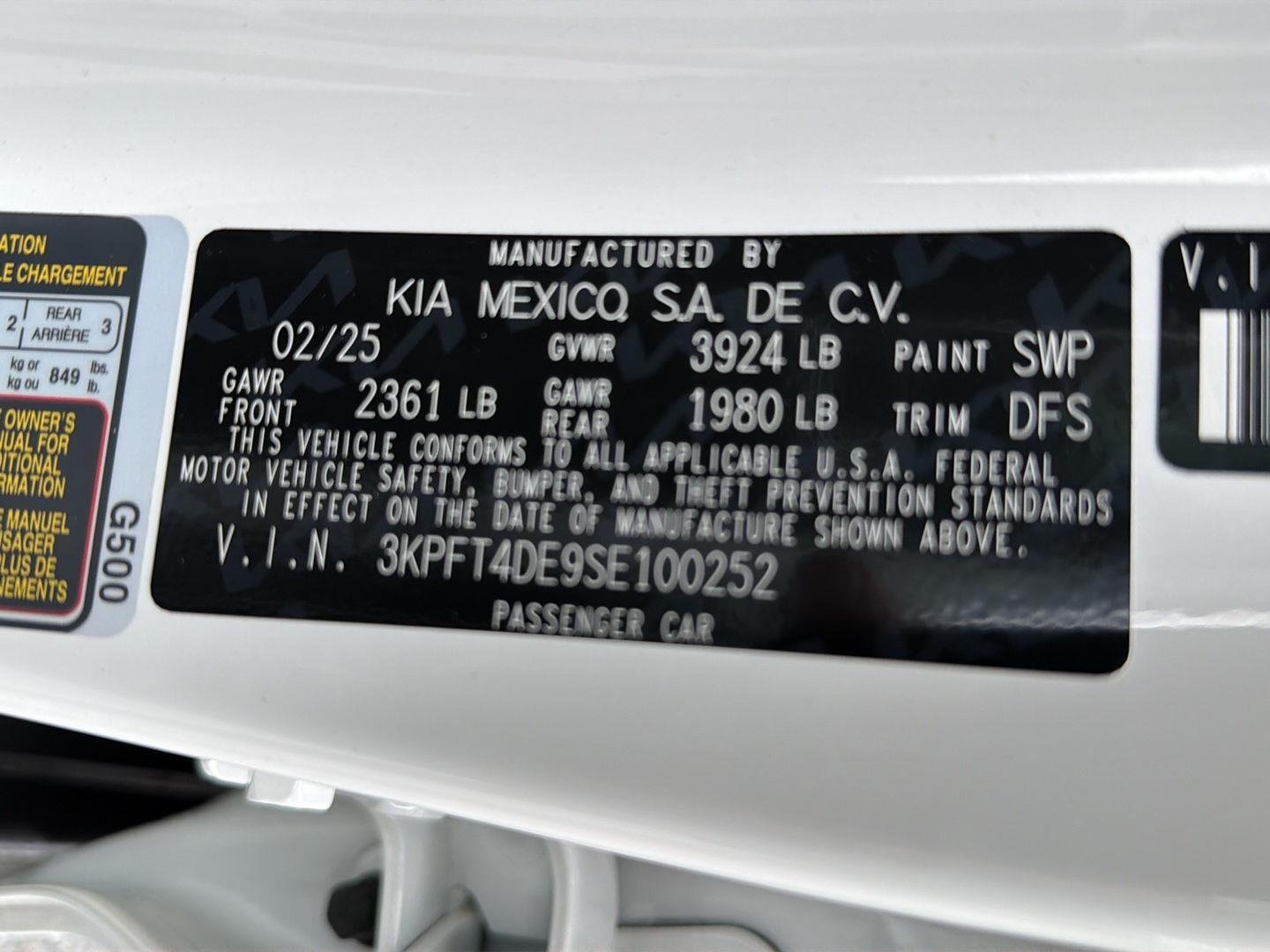 Used 2025 Snow White Pearl Kia LXS image 39