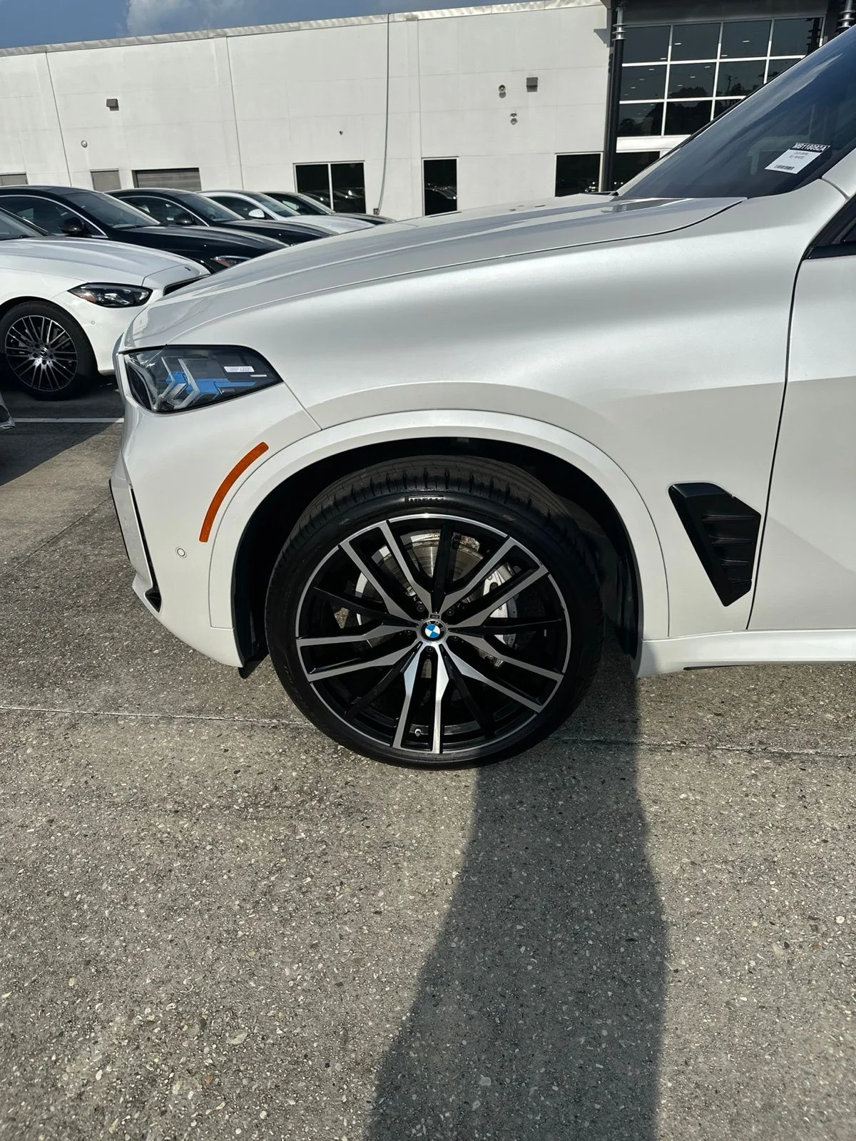 Used 2026 White BMW sDrive40i image 3