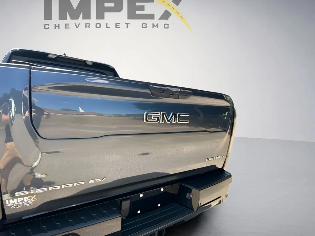 Used 2025 Blue GMC Denali image 6