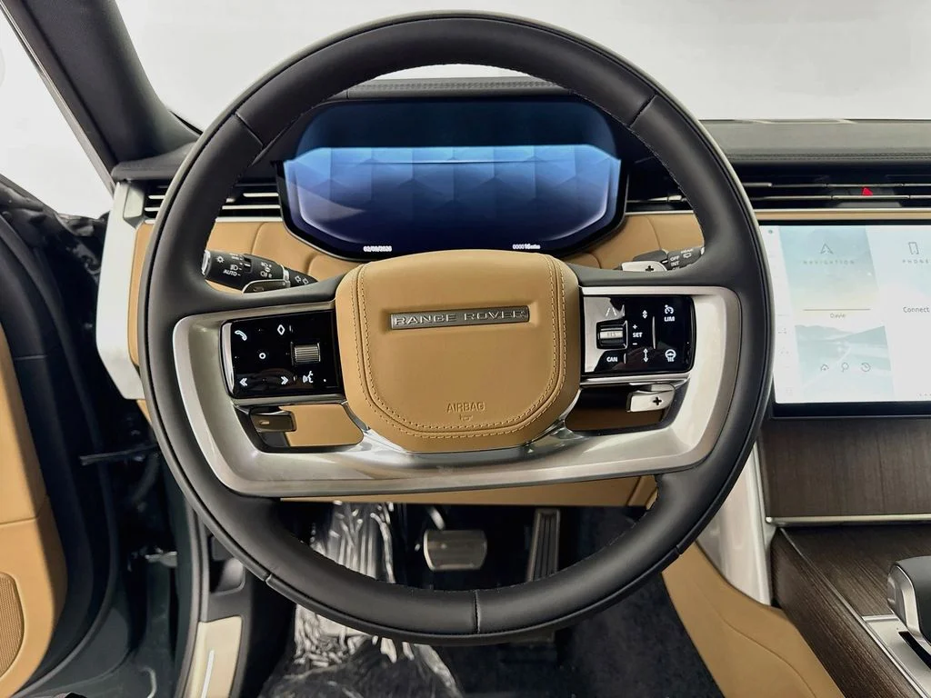 New 2027 Belgravia Green Land Rover SE image 11