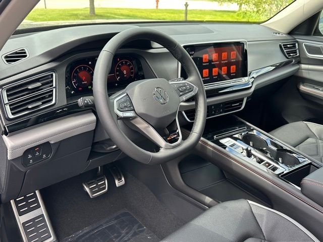 New 2026 Deep Black Pearl Volkswagen 2.0T Peak Edition image 33