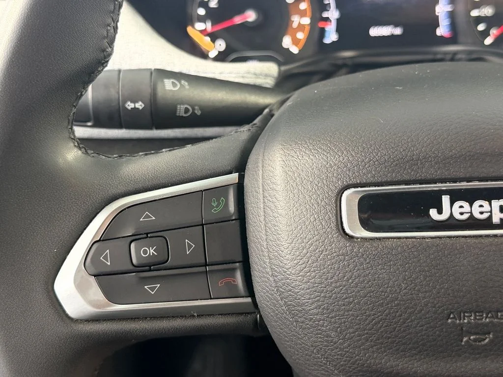 Used 2024 White Jeep Latitude image 25