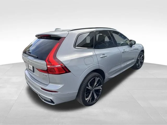 Used 2025 Gray Volvo T8 Ultra image 6