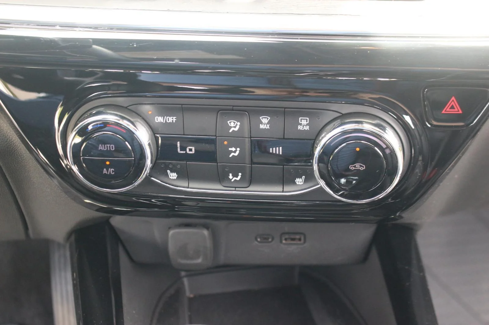 Used 2025 Mosaic Black Metallic Chevrolet 2RS image 19