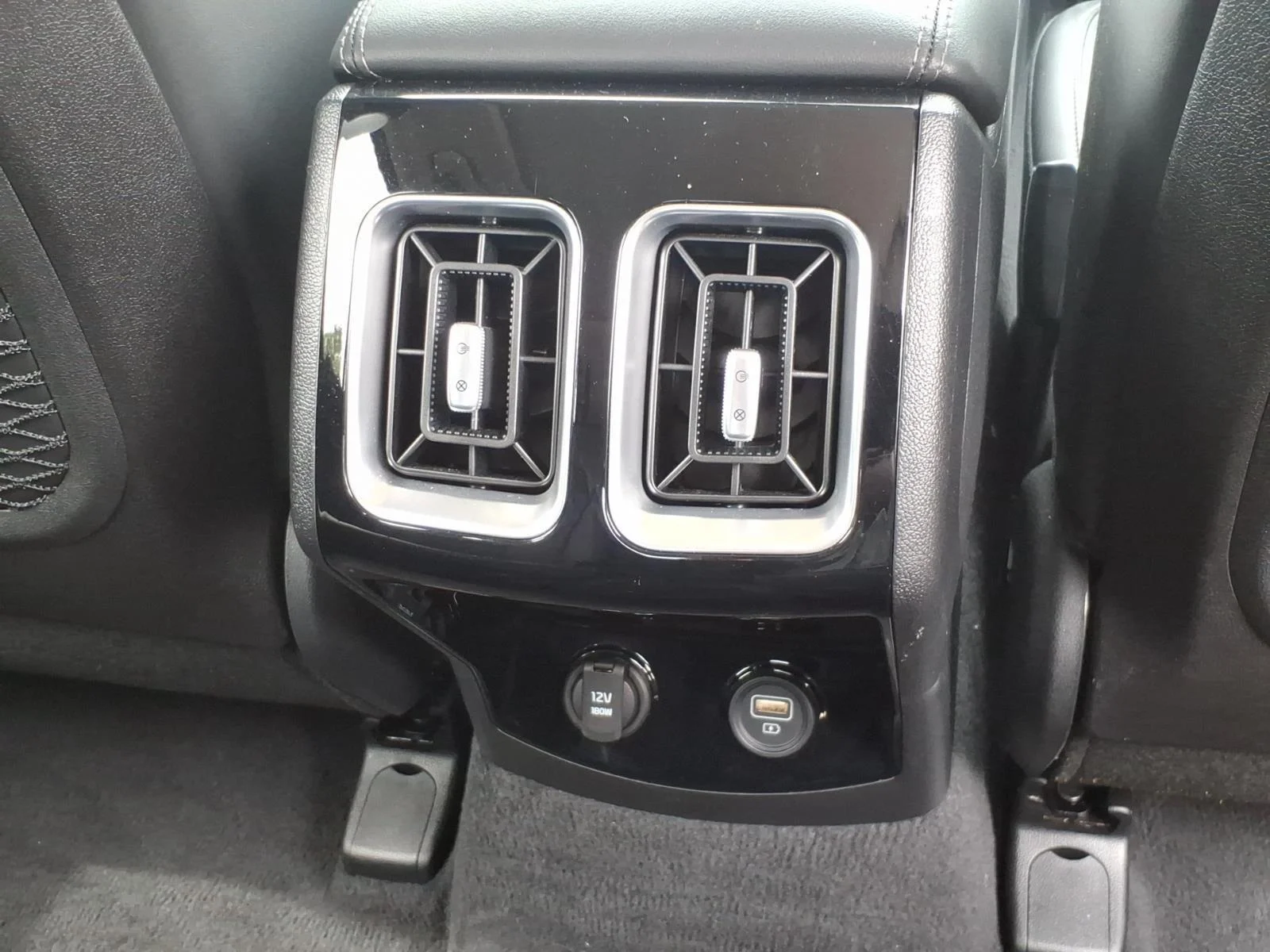 Used 2023 Glacial White Pearl Kia SX image 27