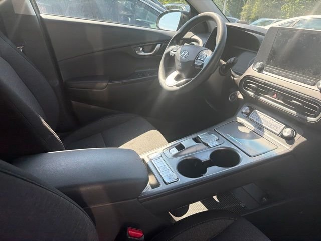 Used 2023 Ultra Black Hyundai SE image 9