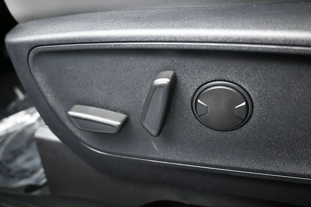 Used 2026 Azure Gray Metallic Ford Badlands image 12