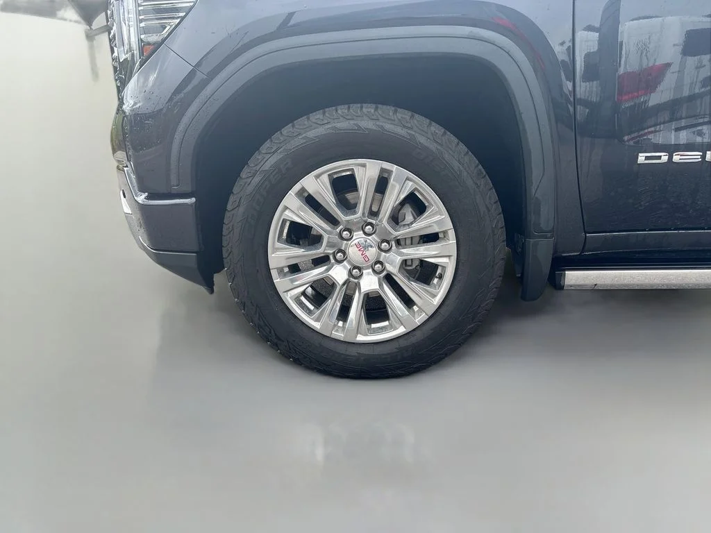 Used 2023 Silver GMC Denali image 12