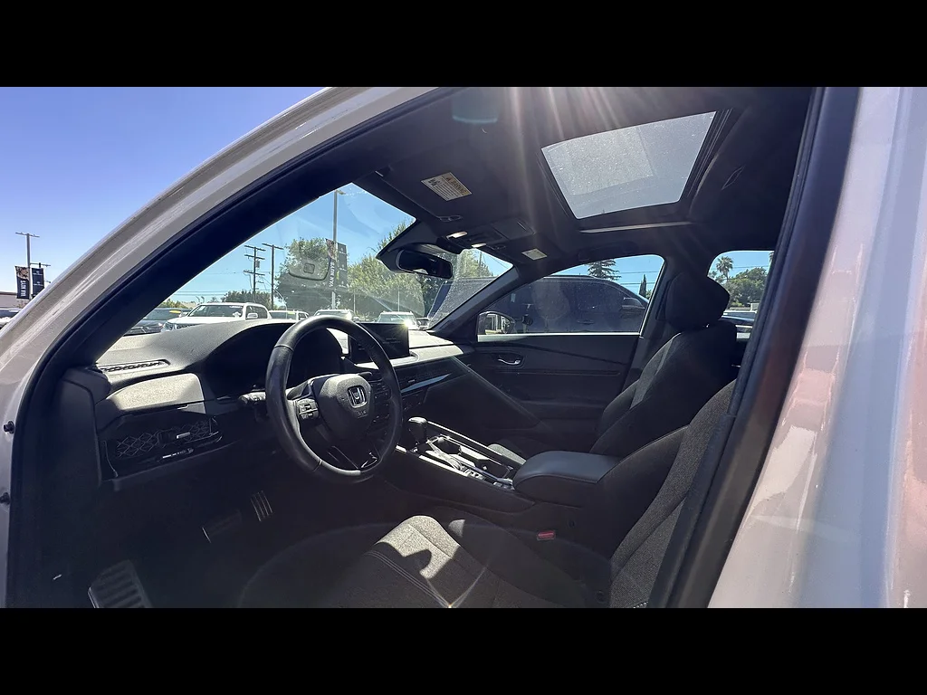 Used 2023  Honda Sport image 7