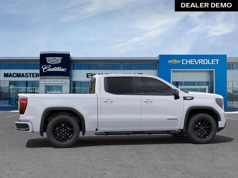 Used 2025  GMC Elevation image 5