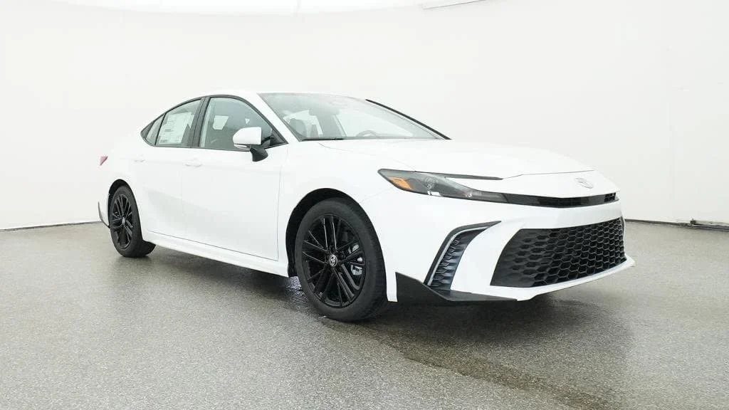 Used 2026 Ice Cap Toyota SE image 29