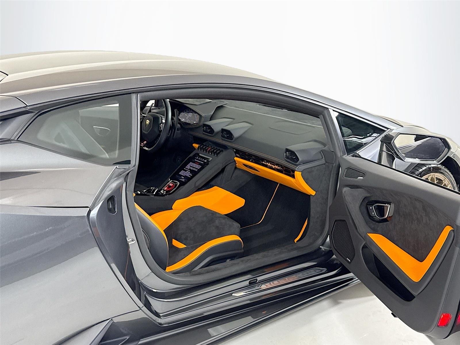 Used 2023 Grigio Lynx Lamborghini Tecnica | Front PPF | Functional Pkg image 28