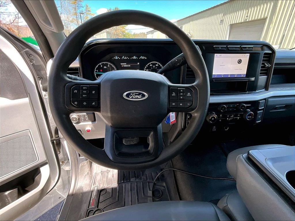 Used 2024 Oxford White Ford XL image 17