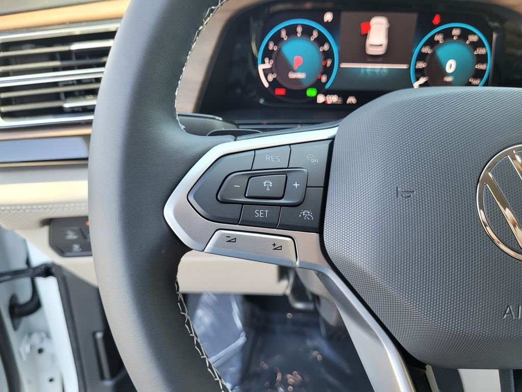New 2026 White/off-white Volkswagen 2.0T SE w/Technology image 22