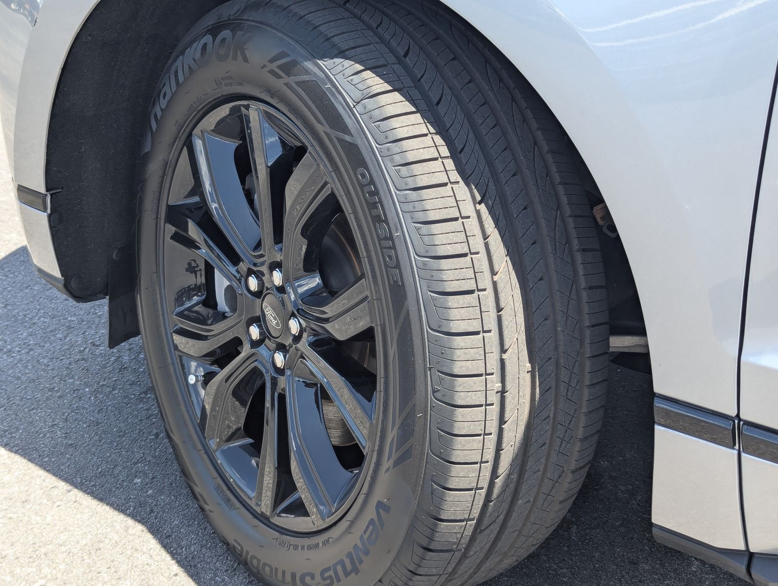 Used 2022 Silver Metallic Ford SE image 37