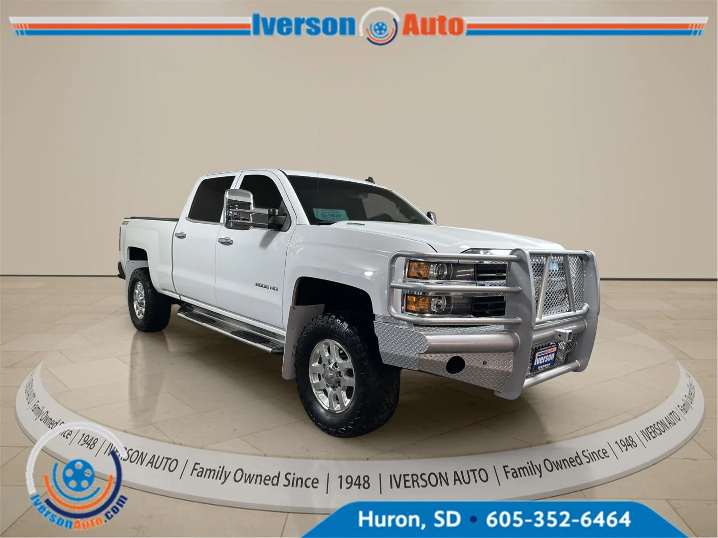 Used 2015 Summit White Chevrolet LT image 1