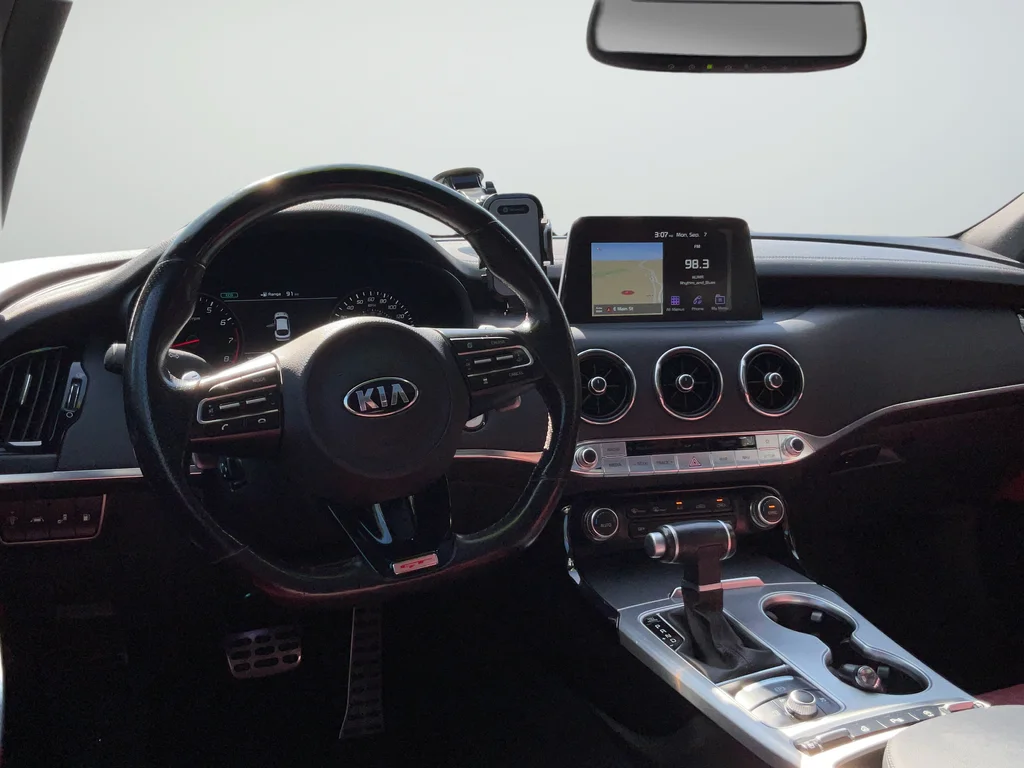 Used 2020 White Kia GT1 image 31