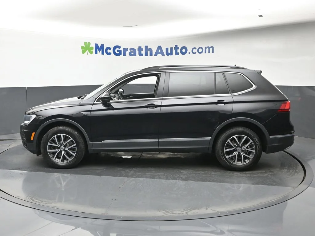 Used 2020 Black Volkswagen 2.0T SE image 23